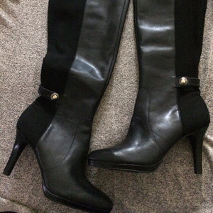 "Brand New" TAHARI  Black Boots